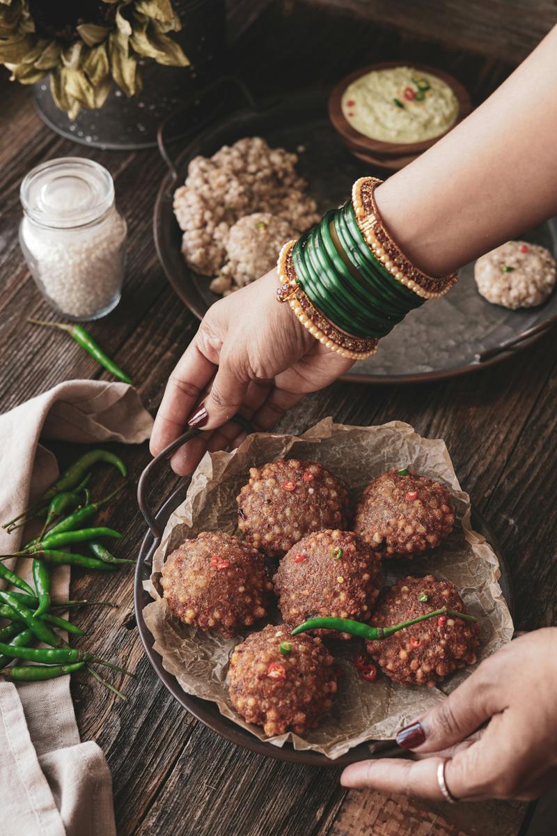 hands laddu